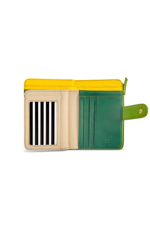 Case Look Women's Green Colored Snap Wallet Paris 05