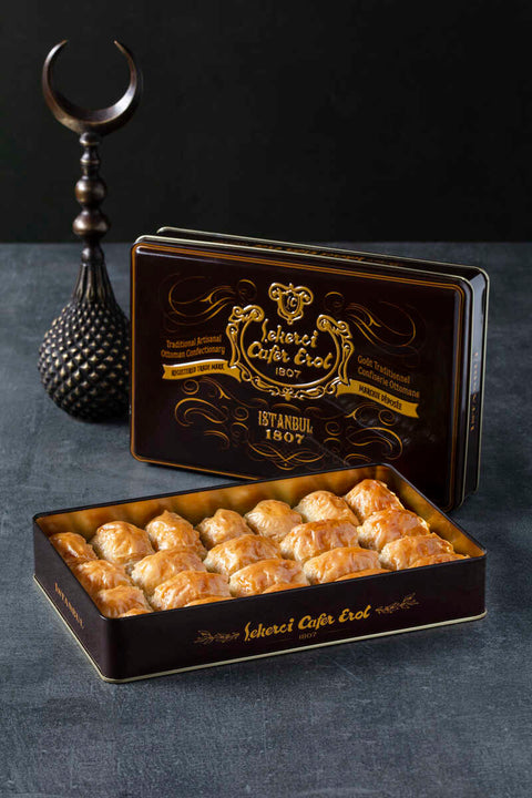 Şekerci Cafer Erol Buttery Baklava with Walnut - Brown Tin Box, 1 kg