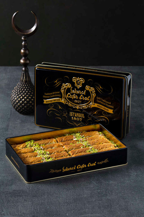 Şekerci Cafer Erol Buttery Kadayif with Pistachio - Brown Tin Box, 1 kg