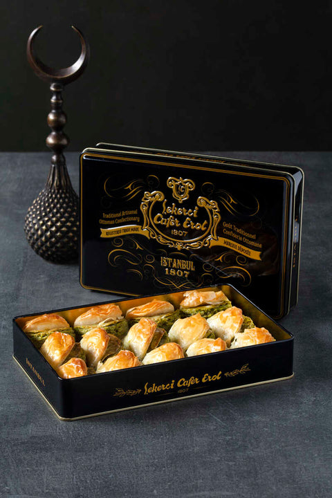 Şekerci Cafer Erol Buttery Sweethearts' Lips with Pistachio - Black Tin Box, 1100 g