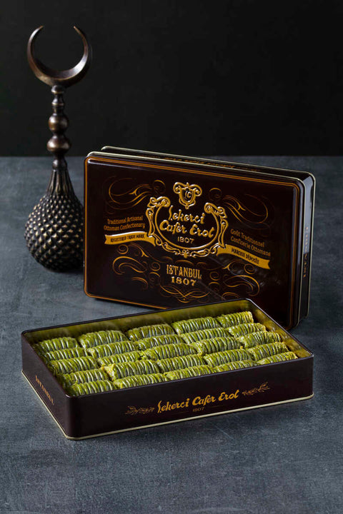 Şekerci Cafer Erol Special Wrap with Pistachio in Brown Tin Box, 1 kilo 250 g