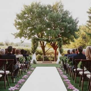 Outdoor Wedding Aisle Ideas