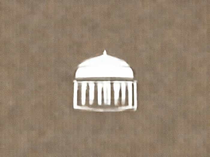 Imam Tanpa Makmum Xxi