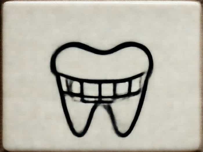 Ted Casablanca Toothy Tile